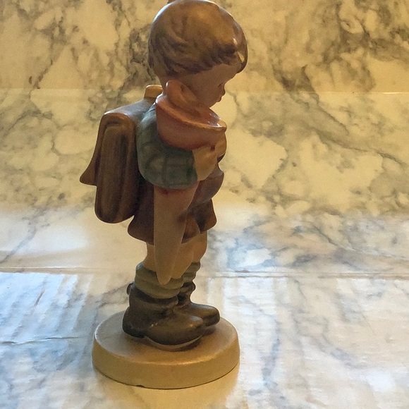 Little Scholar Hummel - Picture 4 of 6